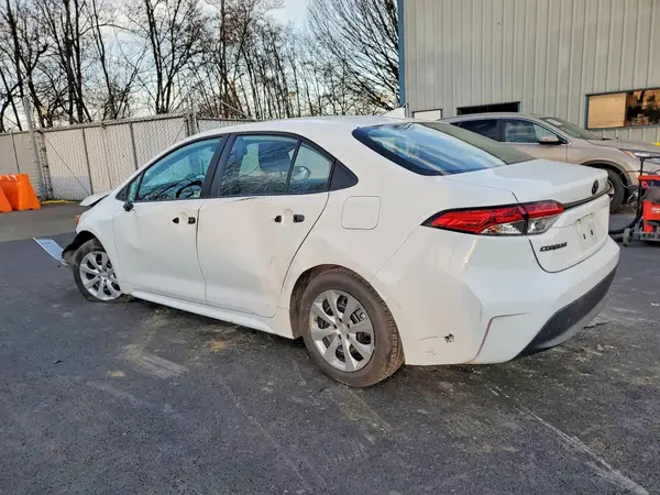 5YFB4MDE3RP228183 2024 TOYOTA COROLLA - Image 2