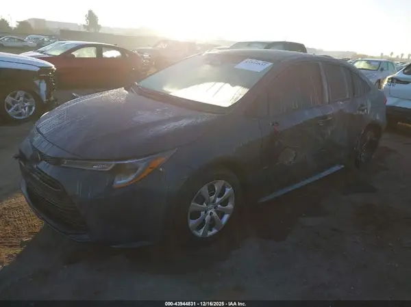 5YFB4MDE3SP246558 2025 TOYOTA COROLLA - Image 2