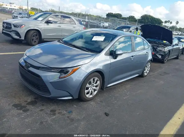 5YFB4MDE3SP273582 2025 TOYOTA COROLLA - Image 2