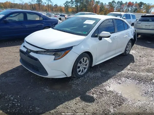 5YFB4MDE4PP004675 2023 TOYOTA COROLLA - Image 2