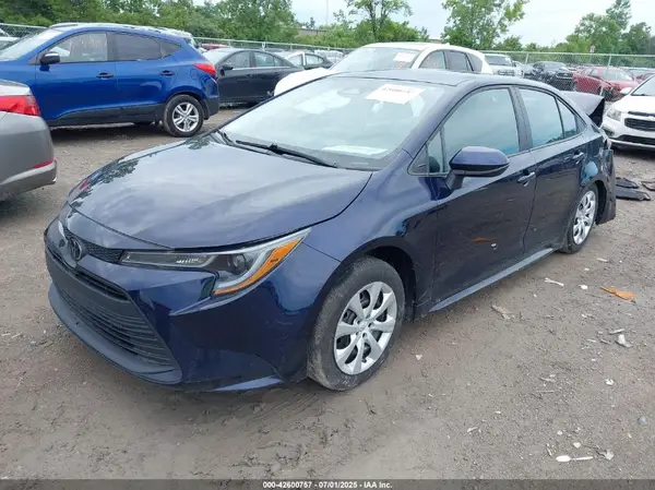 5YFB4MDE4PP018172 2023 TOYOTA COROLLA - Image 2