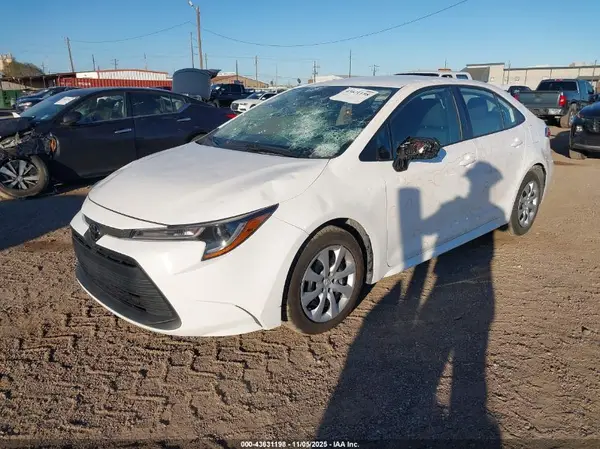 5YFB4MDE4RP100678 2024 TOYOTA COROLLA - Image 2