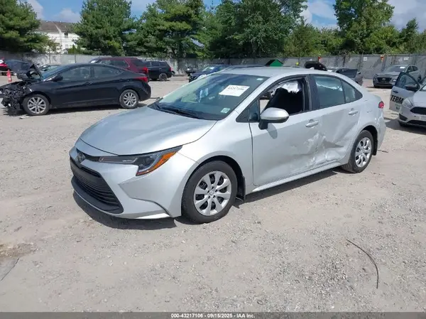 5YFB4MDE4RP108408 2024 TOYOTA COROLLA - Image 2
