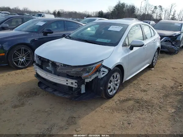 5YFB4MDE4RP158211 2024 TOYOTA COROLLA - Image 2