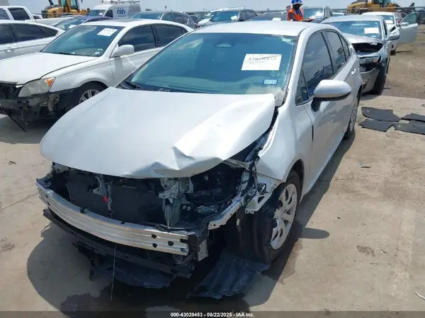5YFB4MDE4RP163005 2024 TOYOTA COROLLA - Image 2