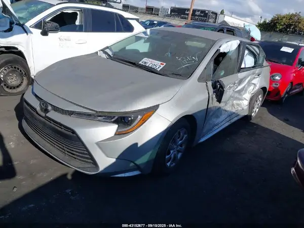 5YFB4MDE4RP171217 2024 TOYOTA COROLLA - Image 2