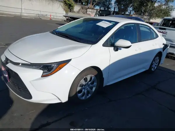 5YFB4MDE4RP194755 2024 TOYOTA COROLLA - Image 2