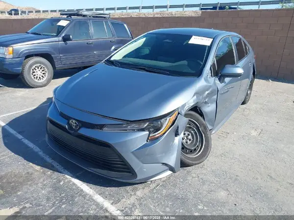5YFB4MDE4RP196585 2024 TOYOTA COROLLA - Image 2