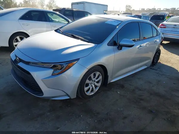 5YFB4MDE4RP210422 2024 TOYOTA COROLLA - Image 2