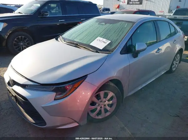 5YFB4MDE4RP211313 2024 TOYOTA COROLLA - Image 2