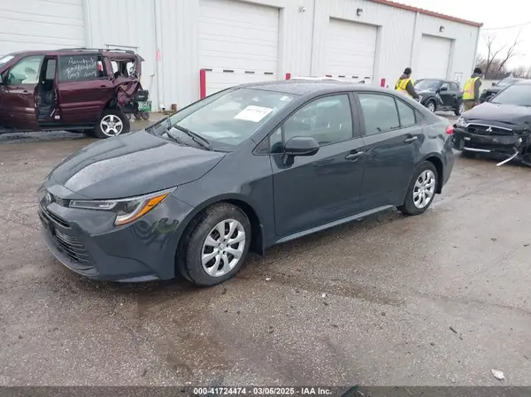 5YFB4MDE4SP233768 2025 TOYOTA COROLLA - Image 2