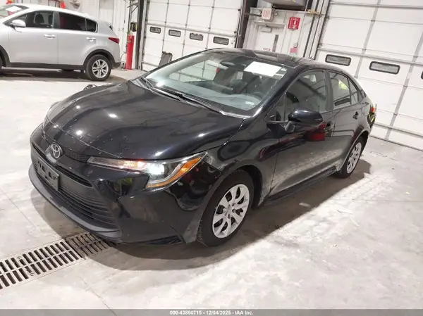 5YFB4MDE4SP281562 2025 TOYOTA COROLLA - Image 2
