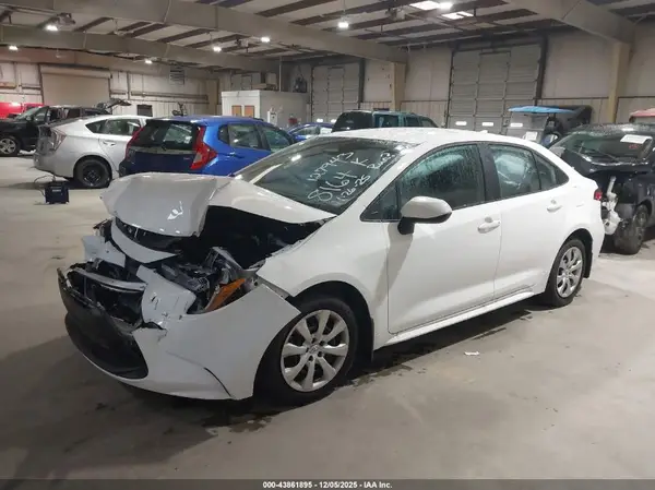 5YFB4MDE4SP338164 2025 TOYOTA COROLLA - Image 2