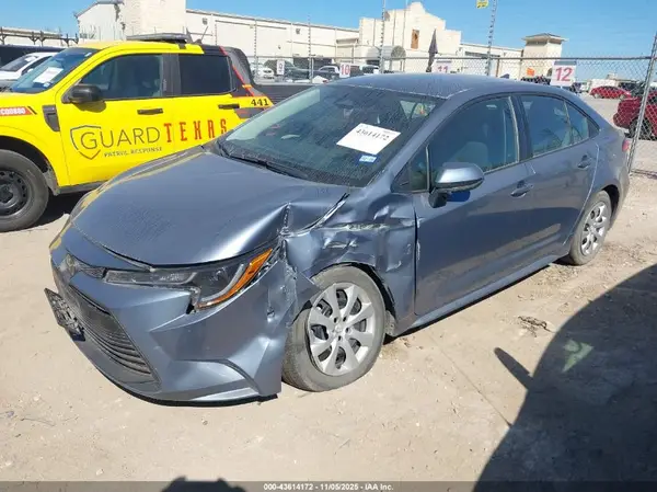5YFB4MDE5RP135956 2024 TOYOTA COROLLA - Image 2