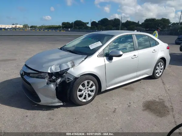 5YFB4MDE5RP180847 2024 TOYOTA COROLLA - Image 2