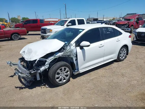 5YFB4MDE5RP210865 2024 TOYOTA COROLLA - Image 2