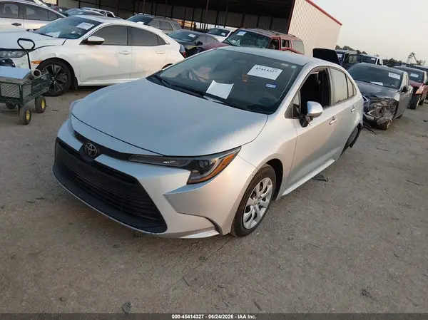 5YFB4MDE5RP215905 2024 TOYOTA COROLLA - Image 2