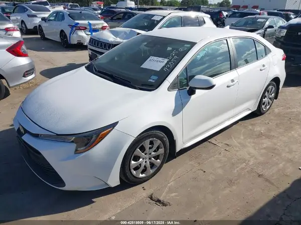5YFB4MDE5SP252975 2025 TOYOTA COROLLA - Image 2