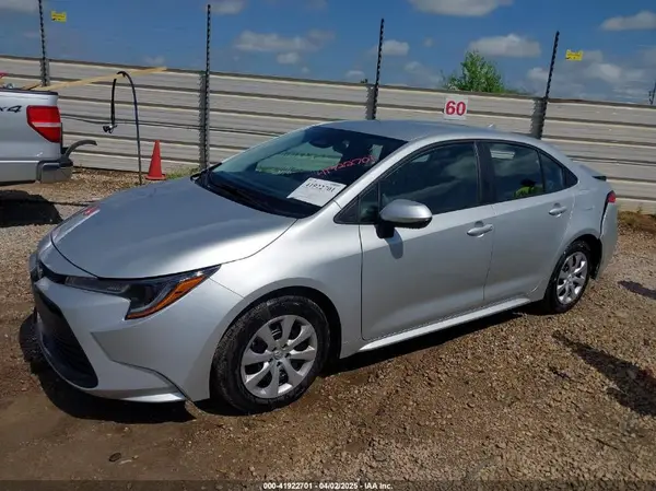 5YFB4MDE5SP260039 2025 TOYOTA COROLLA - Image 2
