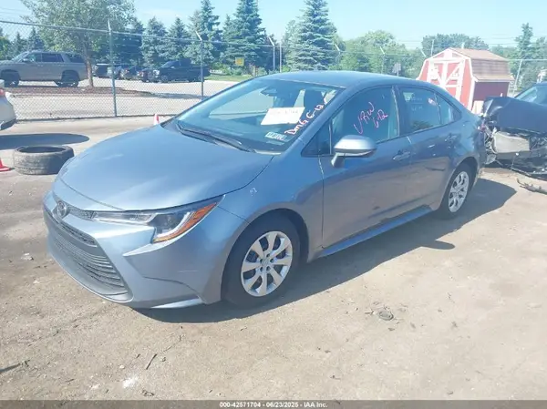 5YFB4MDE5SP275673 2025 TOYOTA COROLLA - Image 2