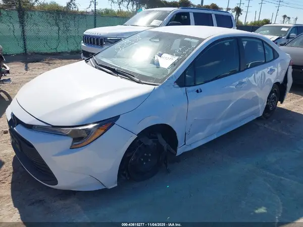 5YFB4MDE5SP277942 2025 TOYOTA COROLLA - Image 2
