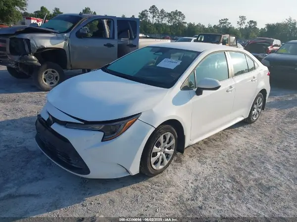 5YFB4MDE5SP287080 2025 TOYOTA COROLLA - Image 2