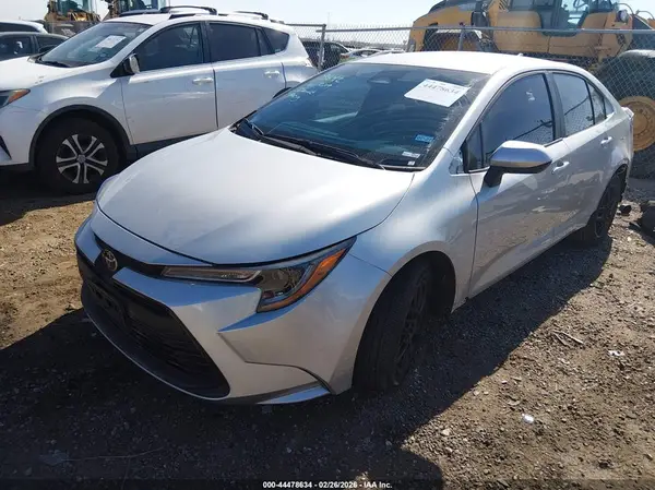 5YFB4MDE5SP347052 2025 TOYOTA COROLLA - Image 2