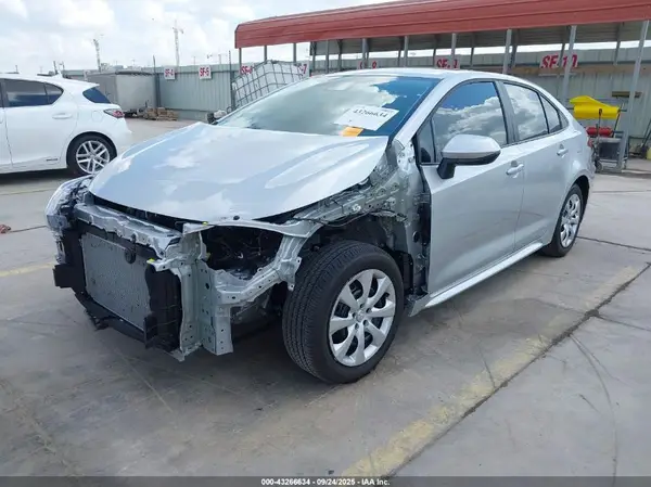 5YFB4MDE5SP351943 2025 TOYOTA COROLLA - Image 2