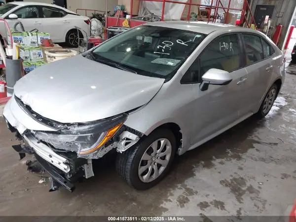 5YFB4MDE6PP067714 2023 TOYOTA COROLLA - Image 2