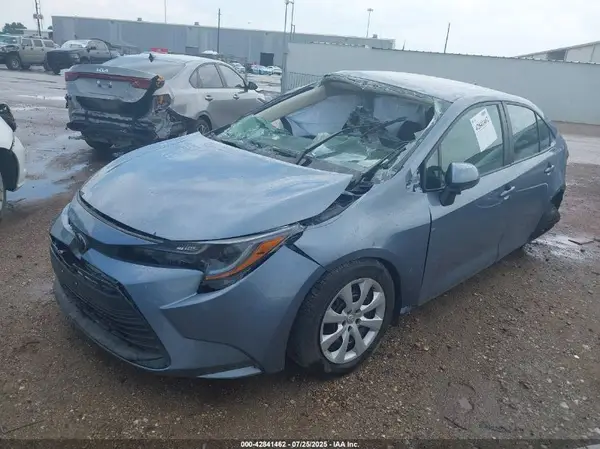 5YFB4MDE6PP067910 2023 TOYOTA COROLLA - Image 2