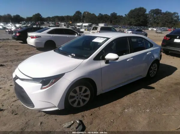 5YFB4MDE6RP143810 2024 TOYOTA COROLLA - Image 2