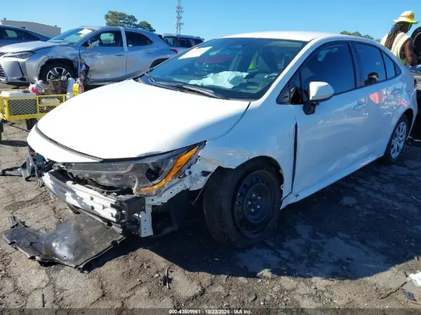 5YFB4MDE6RP206856 2024 TOYOTA COROLLA - Image 2