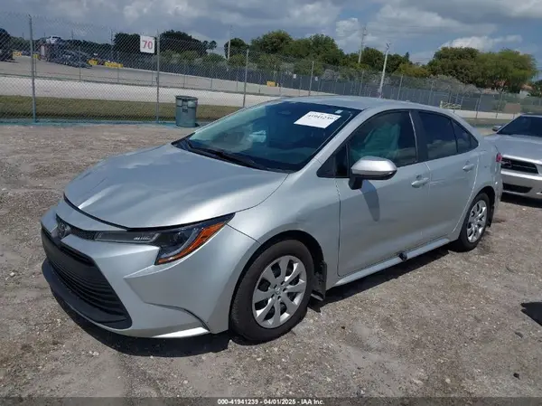 5YFB4MDE6SP236302 2025 TOYOTA COROLLA - Image 2