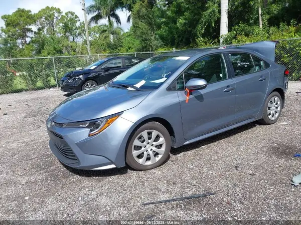 5YFB4MDE6SP245663 2025 TOYOTA COROLLA - Image 2
