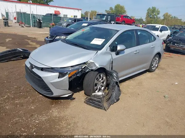 5YFB4MDE6SP245940 2025 TOYOTA COROLLA - Image 2