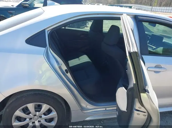 5YFB4MDE6SP256470 2025 TOYOTA COROLLA - Image 8