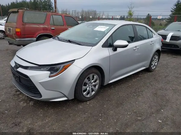 5YFB4MDE6SP307983 2025 TOYOTA COROLLA - Image 2