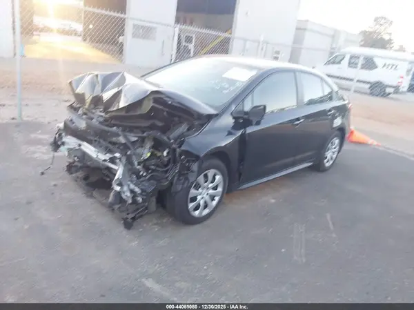 5YFB4MDE6SP335461 2025 TOYOTA COROLLA - Image 2
