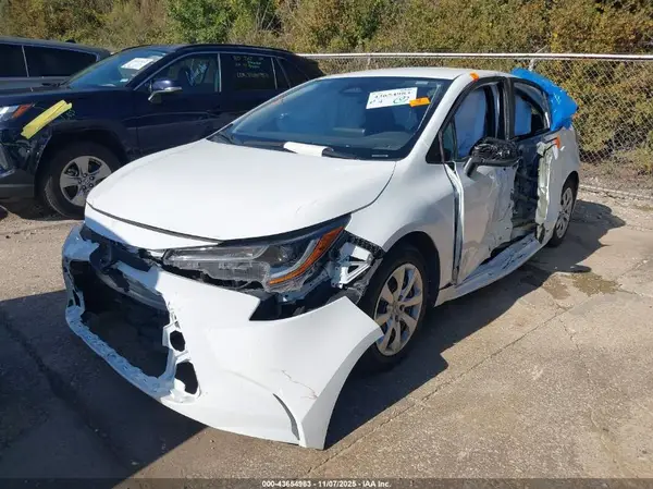 5YFB4MDE7PP056642 2023 TOYOTA COROLLA - Image 2