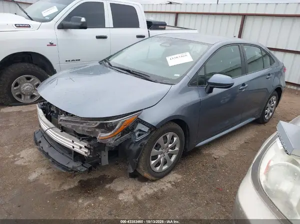 5YFB4MDE7RP111013 2024 TOYOTA COROLLA - Image 2