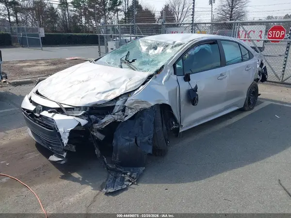 5YFB4MDE7RP132069 2024 TOYOTA COROLLA - Image 2
