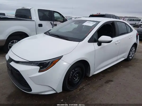 5YFB4MDE7RP161720 2024 TOYOTA COROLLA - Image 2