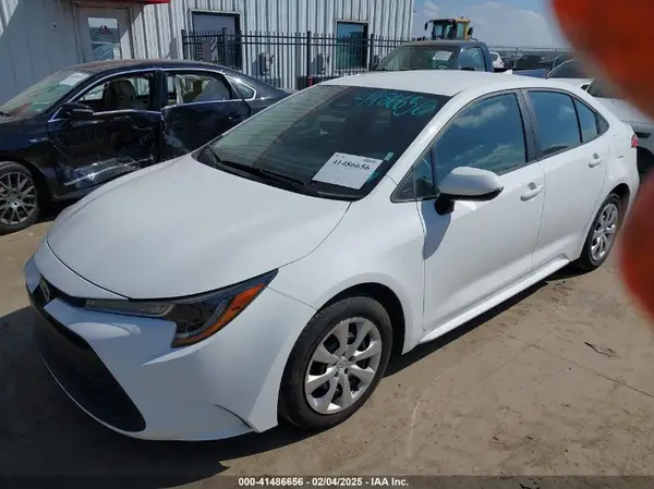 5YFB4MDE7RP182244 2024 TOYOTA COROLLA - Image 2