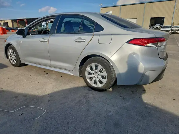5YFB4MDE7RP209877 2024 TOYOTA COROLLA - Image 2