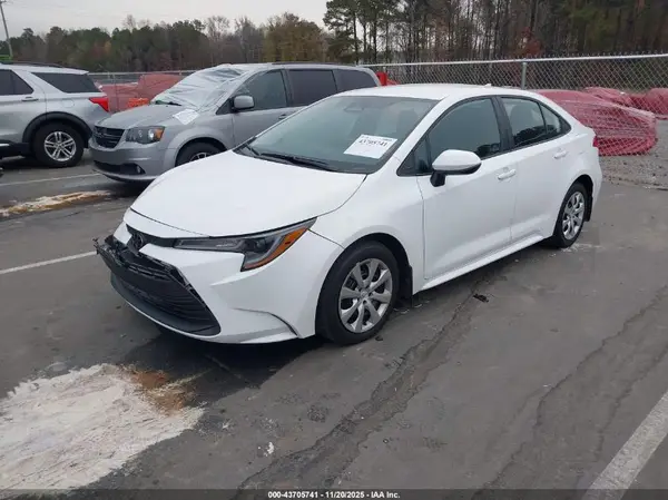 5YFB4MDE7SP228676 2025 TOYOTA COROLLA - Image 2