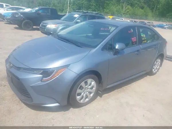 5YFB4MDE7SP239970 2025 TOYOTA COROLLA - Image 2
