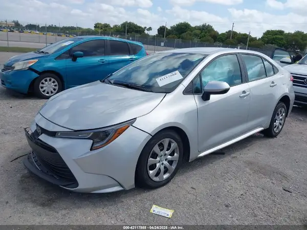 5YFB4MDE7SP240276 2025 TOYOTA COROLLA - Image 2