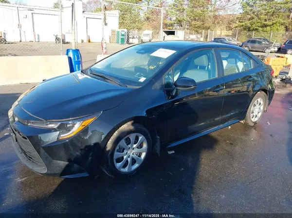 5YFB4MDE7SP242125 2025 TOYOTA COROLLA - Image 2