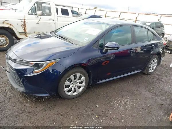 5YFB4MDE7SP250435 2025 TOYOTA COROLLA - Image 2