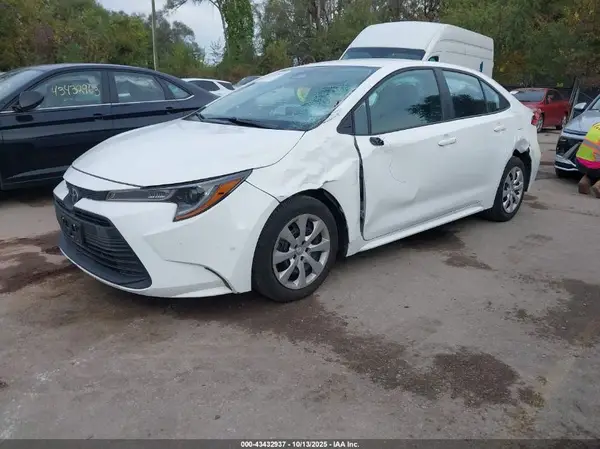 5YFB4MDE7SP258924 2025 TOYOTA COROLLA - Image 2